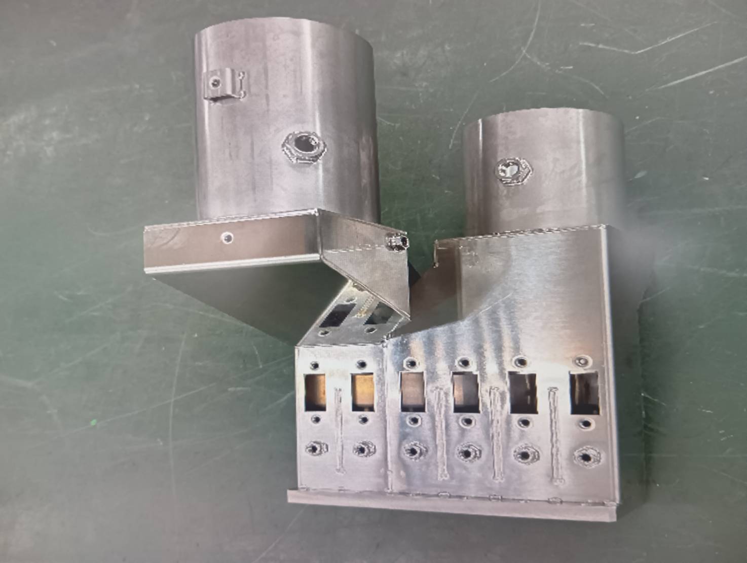 半導体製造装置用高精度精密板金加工部品